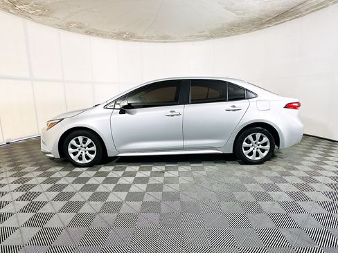 Used 2023 Toyota Corolla LE FWD image 6