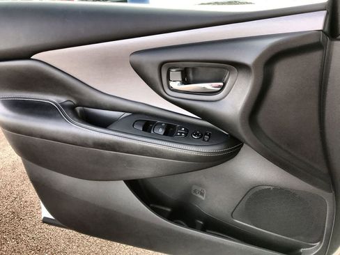 Used 2024 Nissan Murano SV w/ SV Midnight Edition Package image 13