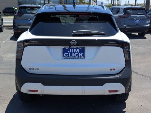 New 2026 Nissan Kicks SR FWD image 3