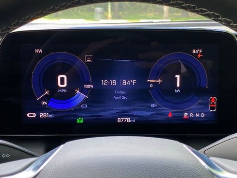 Used 2025 Chevrolet Equinox EV LT image 35