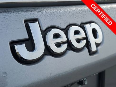 Certified 2022 Jeep Compass Limited image 7