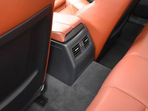 Used 2011 BMW M3 Sedan image 25