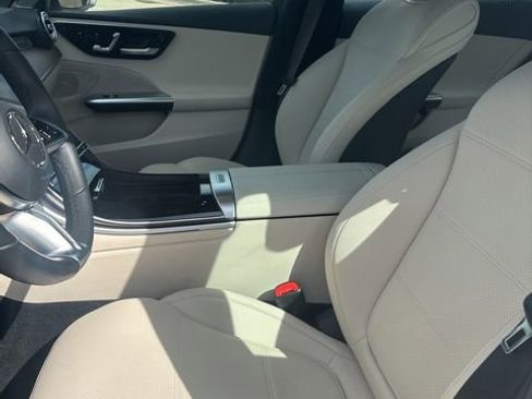 Used 2023 Mercedes-Benz C 300 Sedan image 5