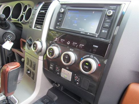 Used 2016 Toyota Sequoia Platinum AWD/4WD image 17