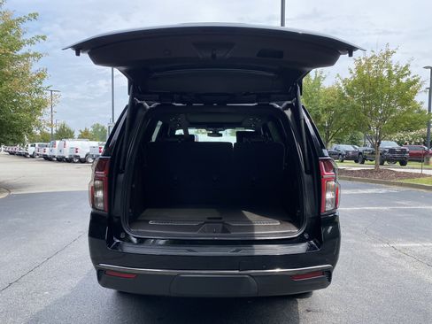 Used 2021 Chevrolet Tahoe Z71 w/ Luxury Package AWD/4WD image 11