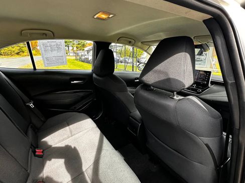 Used 2021 Toyota Corolla LE w/ LE Convenience Package image 27