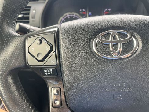 Used 2022 Toyota 4Runner TRD Off-Road Premium AWD/4WD image 25