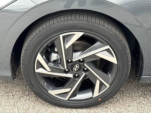 New 2026 Hyundai Elantra Limited FWD image 23