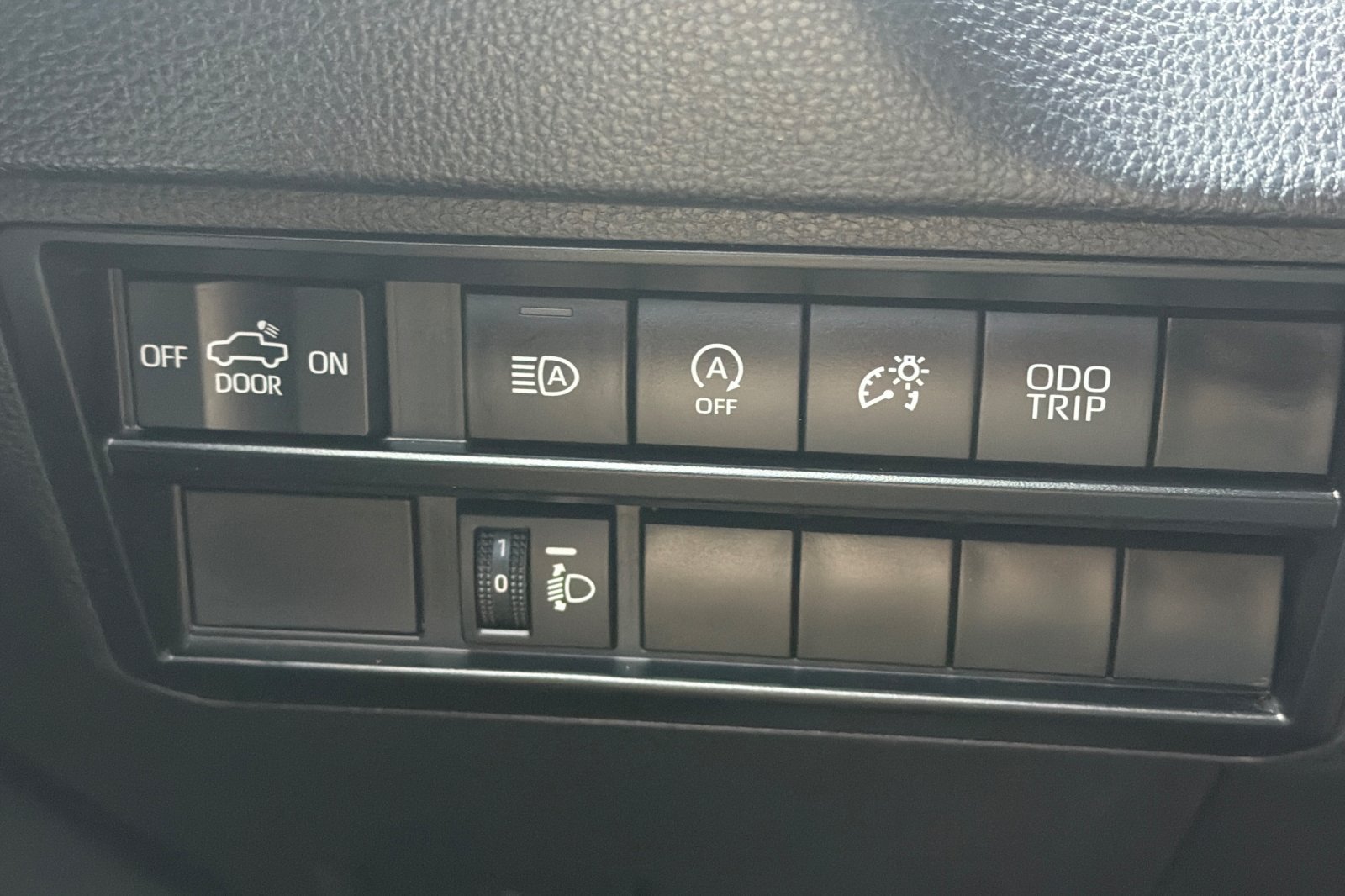 Used 2024 Toyota Tundra SR5 w/ TRD Off-Road Package AWD/4WD image 34