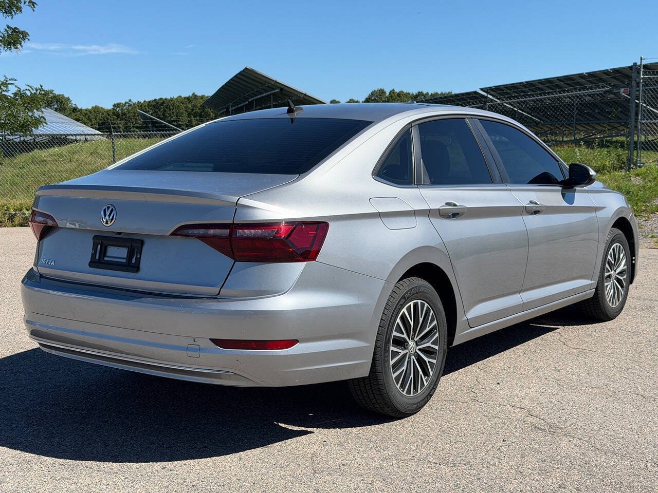 Used 2020 Volkswagen Jetta SE w/ SE Cold Weather Package FWD image 5
