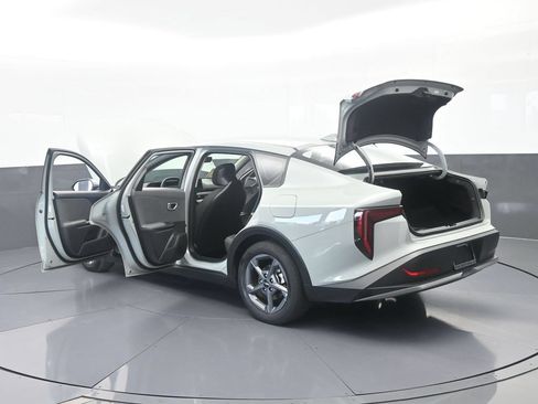 Used 2025 Kia K4 FWD image 72