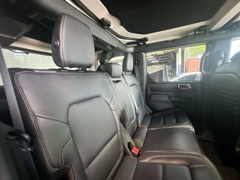 Used 2025 Ford Bronco Badlands AWD/4WD image 26