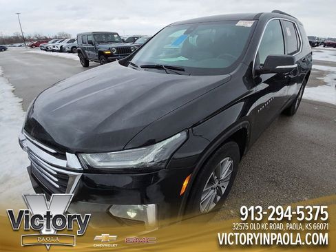 Used 2024 Chevrolet Traverse LT w/ LPO, Floor Liner Package image 1
