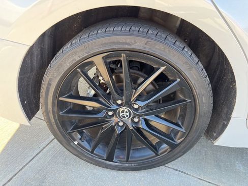 Used 2022 Toyota Camry XSE image 5