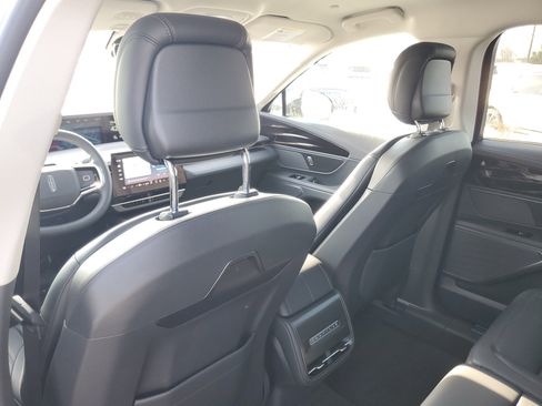 New 2026 Lincoln Nautilus Premier image 28