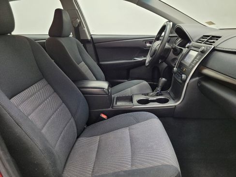 Used 2016 Toyota Camry LE image 21