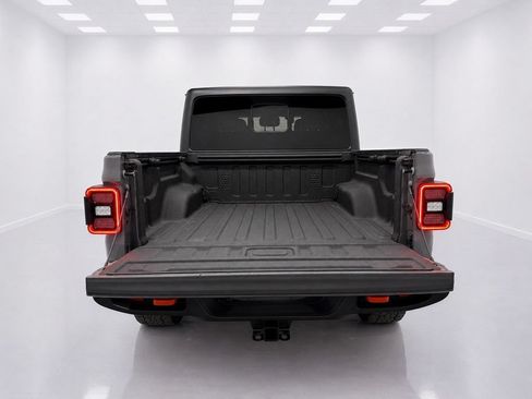 Used 2022 Jeep Gladiator Mojave w/ LED Lighting Group AWD/4WD image 9