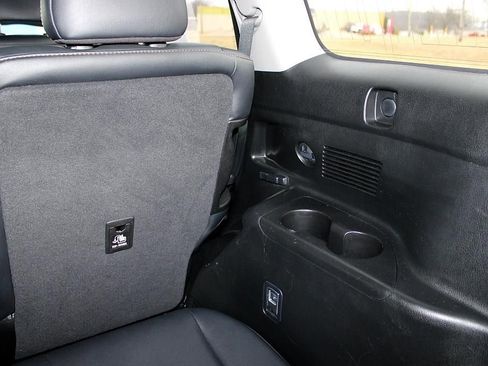 Used 2018 Toyota Highlander XLE image 21