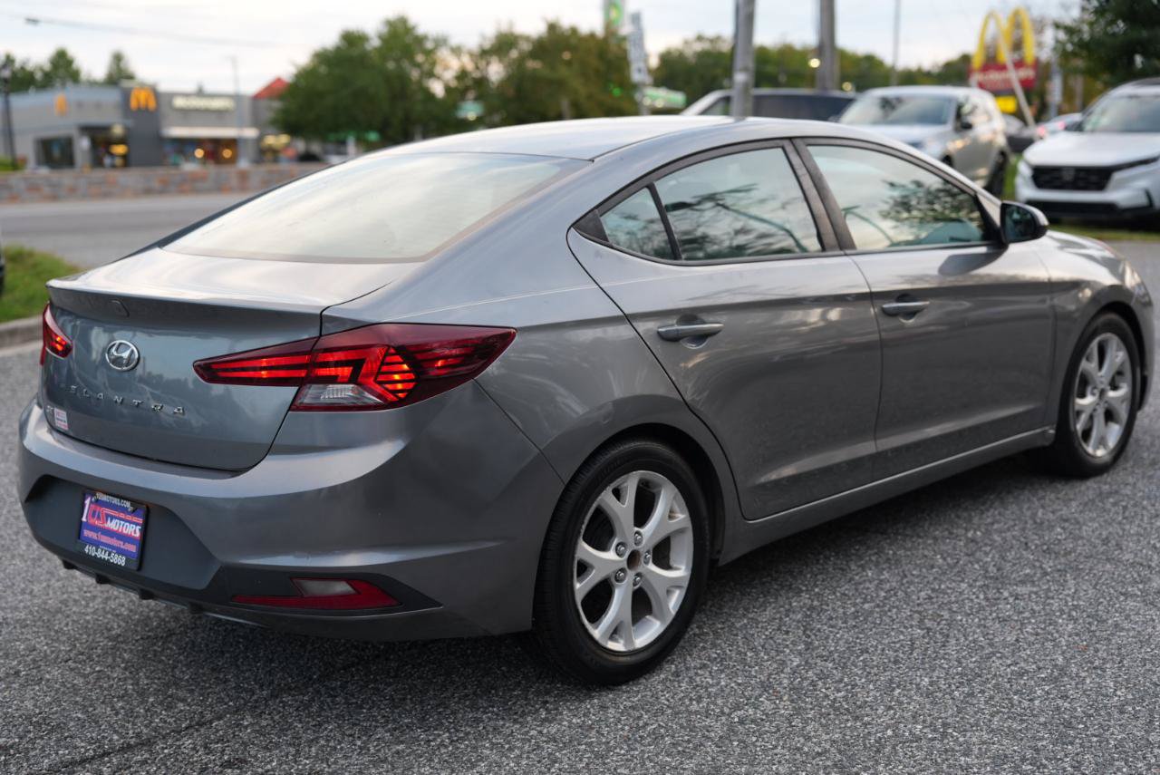 Used 2019 Hyundai Elantra SE FWD image 5