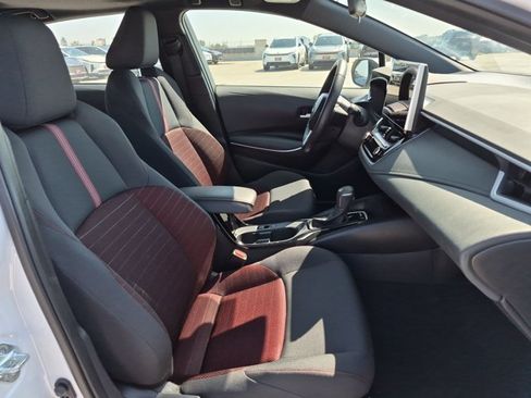 Used 2025 Toyota Corolla SE w/ SE Premium Package FWD image 21