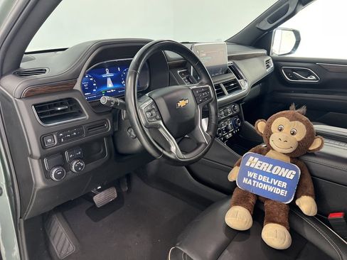 Used 2024 Chevrolet Suburban Premier image 9