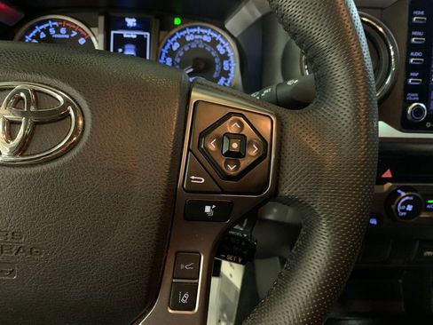 Used 2022 Toyota Tacoma SR5 w/ SR5 Appearance Package (SM) AWD/4WD image 28