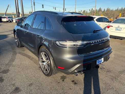 Used 2024 Porsche Macan image 8