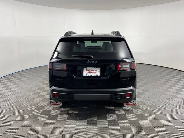 Used 2026 Jeep Cherokee Laredo AWD/4WD image 6