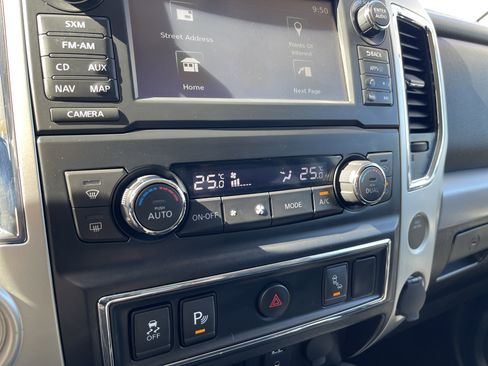 Used 2018 Nissan Titan PRO-4X AWD/4WD image 20
