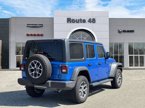 Used 2025 Jeep Wrangler Unlimited Sport AWD/4WD image 5