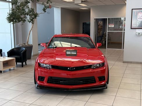Used 2015 Chevrolet Camaro Z/28 RWD image 2