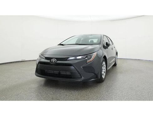 Used 2025 Toyota Corolla LE FWD image 38