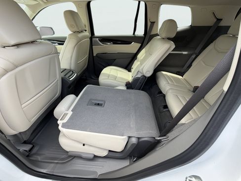 Used 2024 Cadillac XT6 Premium Luxury w/ LPO, Floor Liner Package AWD/4WD image 15