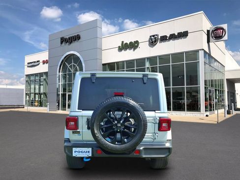 Used 2023 Jeep Wrangler Unlimited Sahara w/ Cold Weather Group AWD/4WD image 4