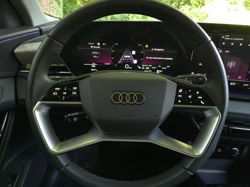 Used 2025 Audi Q6 e-tron Premium Plus w/ Premium Plus AWD/4WD image 31