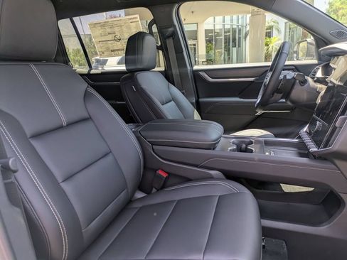 New 2026 GMC Acadia Elevation w/ Elevation Premium Package FWD image 12