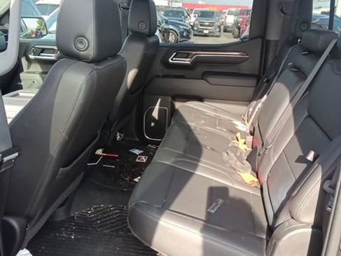 Used 2022 Chevrolet Silverado 1500 RST AWD/4WD image 7
