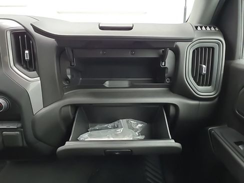 Used 2022 Chevrolet Silverado 2500 Custom w/ Custom Convenience Package AWD/4WD image 37