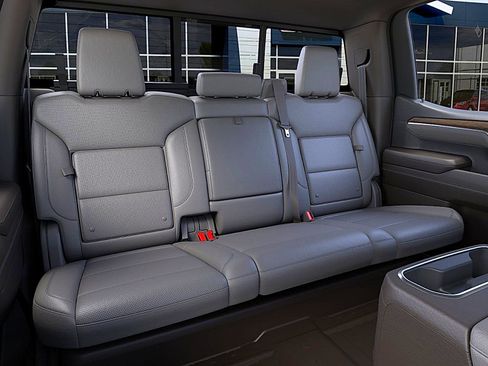 New 2026 GMC Sierra 1500 SLT image 17