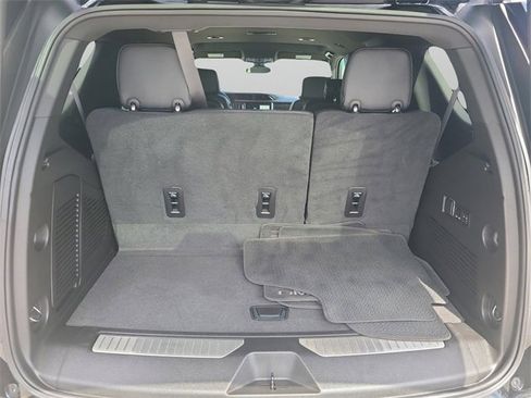 Used 2022 GMC Yukon Denali image 2