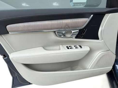 Used 2025 Volvo S90 B6 Ultra image 22