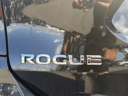 Used 2020 Nissan Rogue SV AWD/4WD image 19