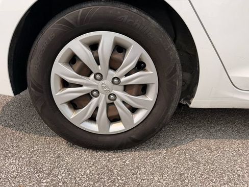 Used 2021 Hyundai Accent SE FWD image 26