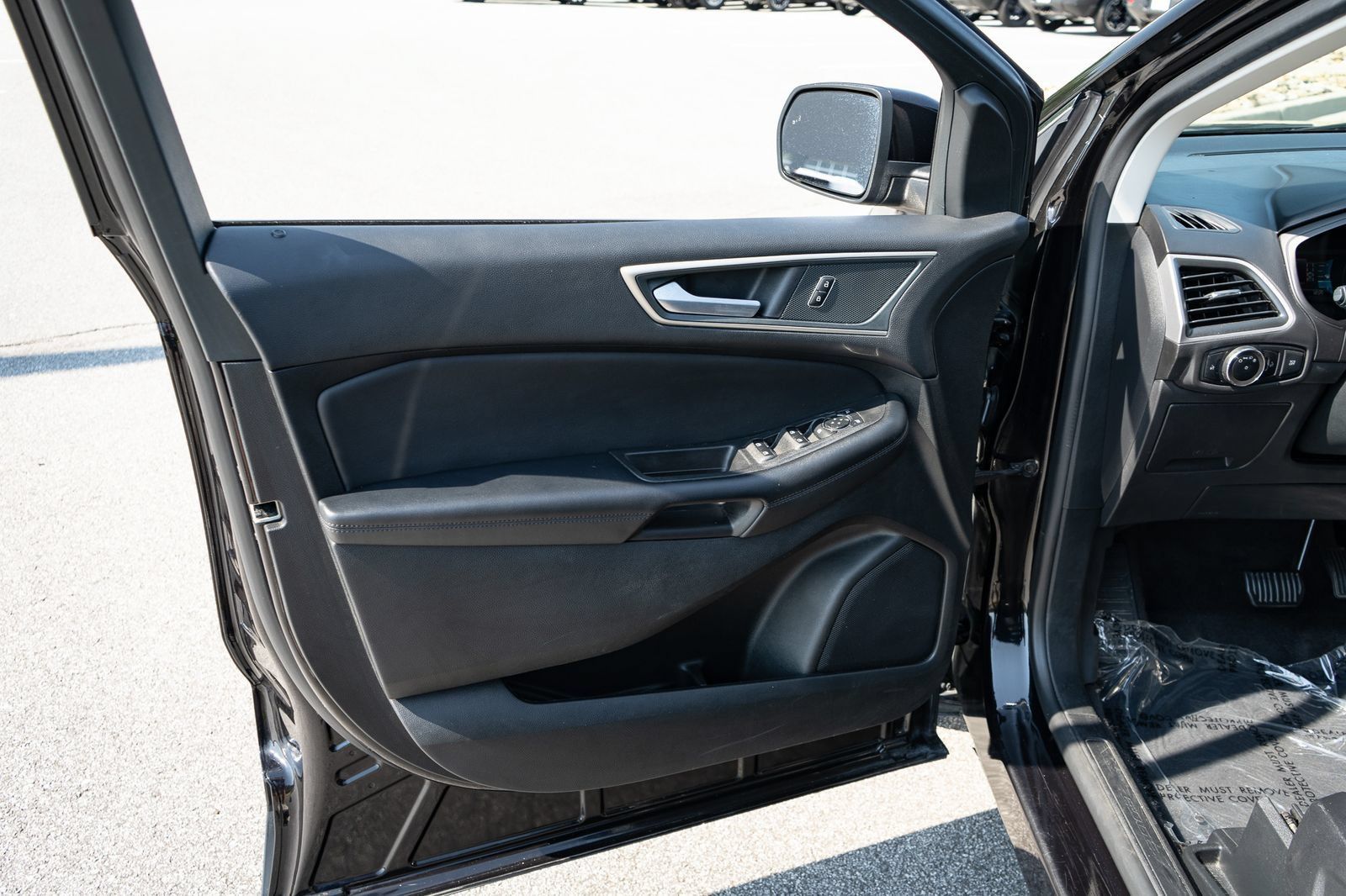 Used 2024 Ford Edge SEL AWD/4WD image 16