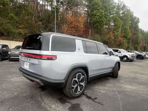 Used 2023 Rivian R1S Adventure image 3