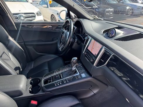 Used 2018 Porsche Macan S AWD/4WD image 30