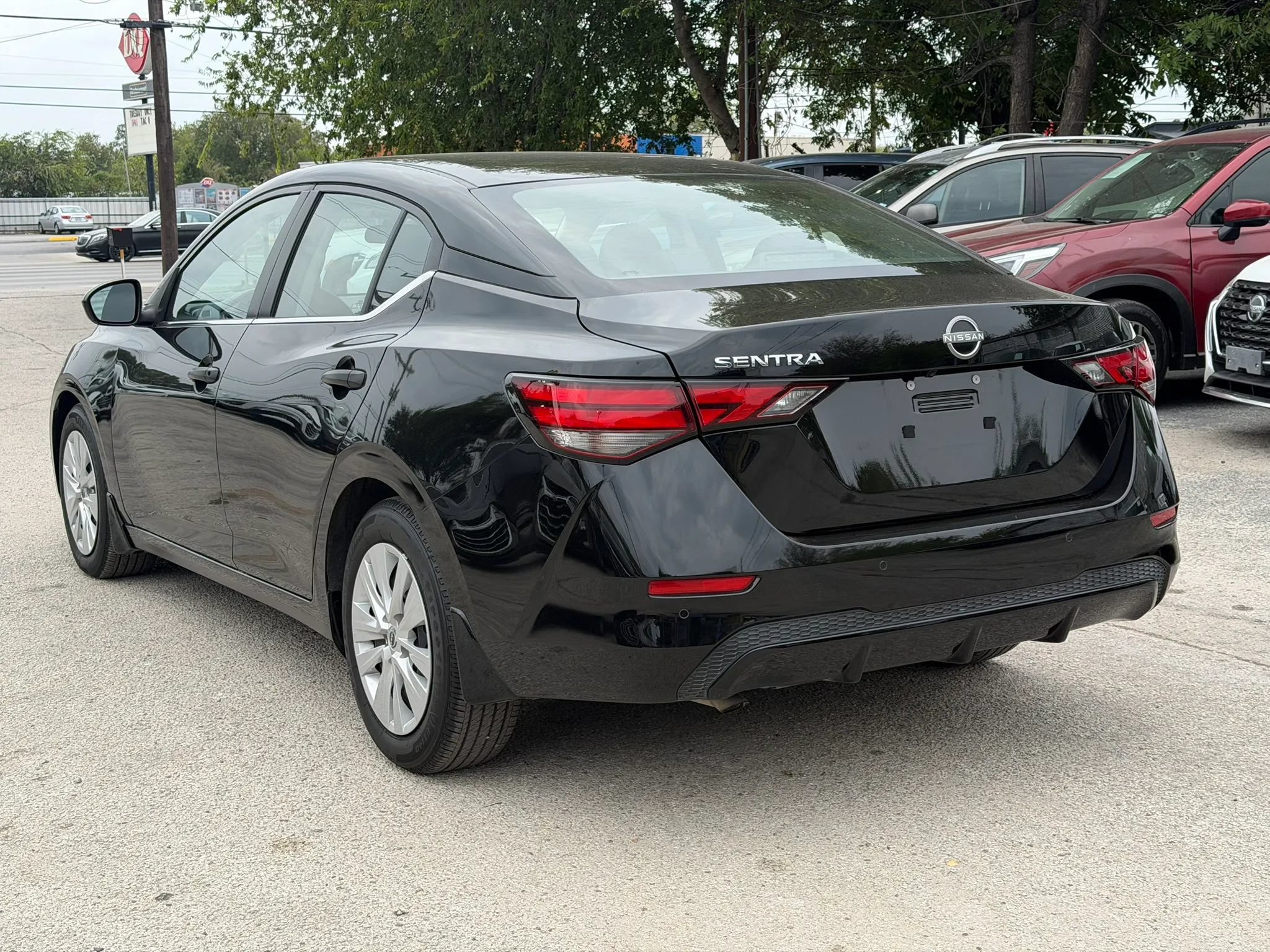 Used 2025 Nissan Sentra S FWD image 9