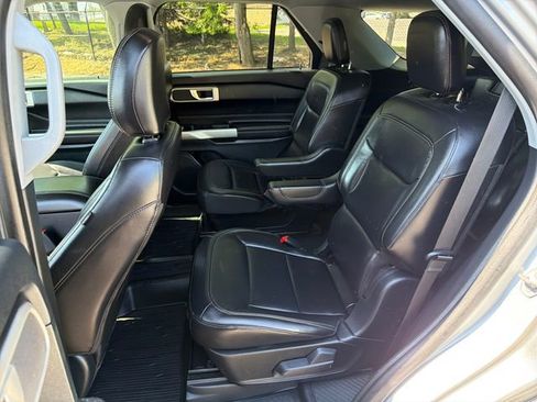 Used 2023 Ford Explorer XLT w/ Equipment Group 202A AWD/4WD image 20