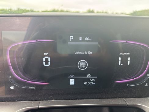 Used 2024 Kia Telluride LX image 6