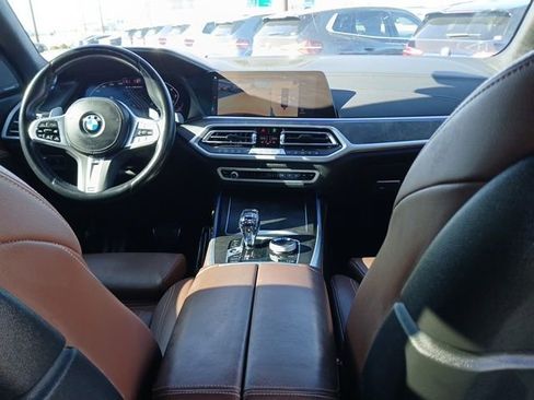 Used 2022 BMW X7 M50i image 14